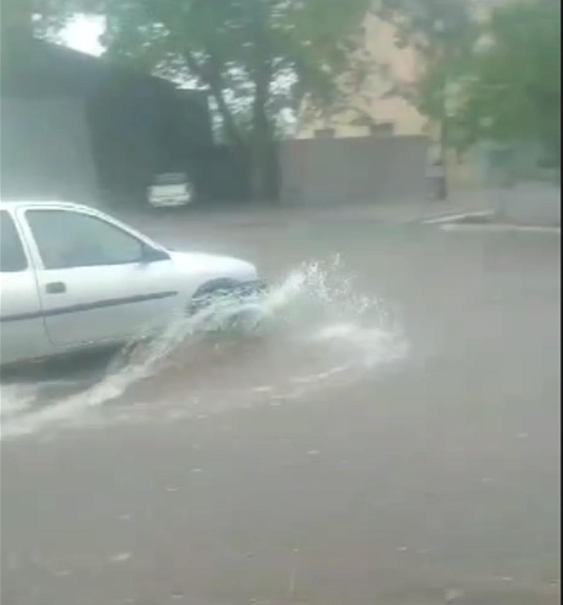 Obras Milionárias no Bairro Lambari Falham: Inundações Persistem com Chuva de 30 Minutos