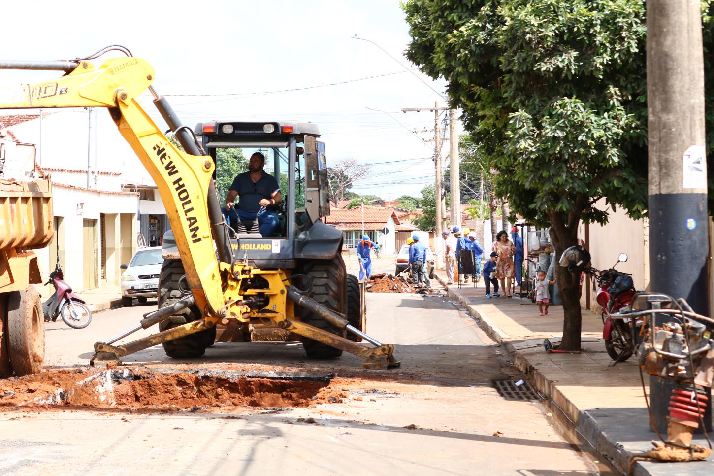 Falta de Respostas da Prefeitura e Problemas nas Obras de Drenagem em Monte Carmelo
