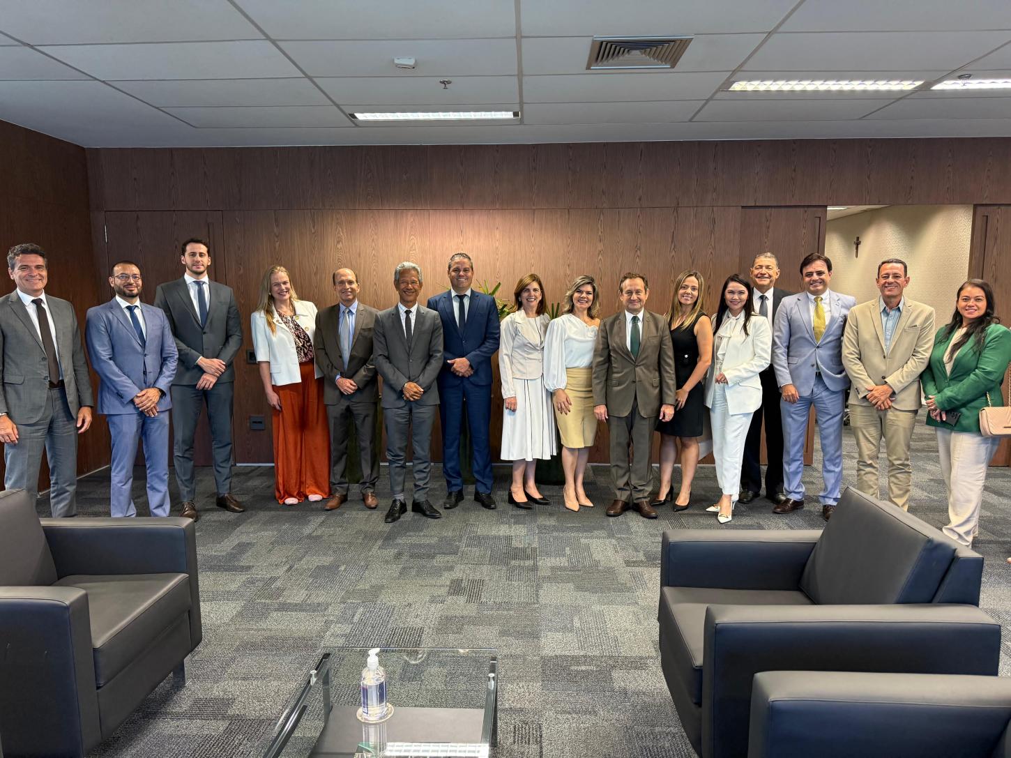 AUTORIDADES PEDEM INSTALAÇÃO DA 3ª VARA DE JUSTIÇA