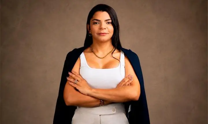 Entre o cuidado de mãe e a coragem de defender mulheres: a trajetória de Dra. Fernanda Gonçalves