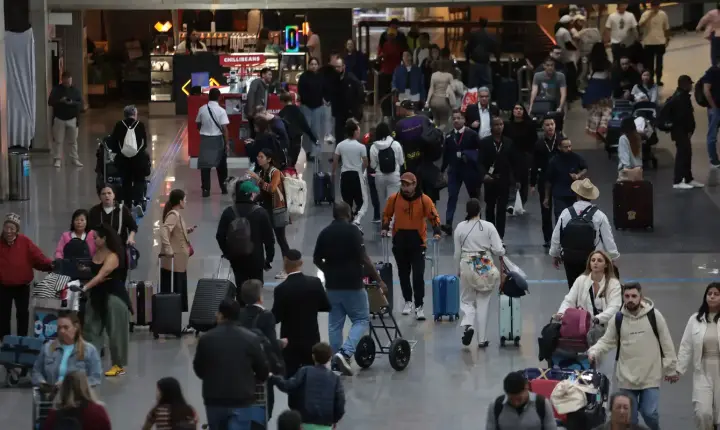Feriado de Tiradentes aumenta fluxo de passageiros em aeroportos