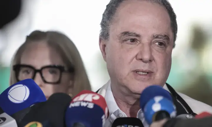 Médico diz que Lula retirou lesão e deve repousar nos próximos dias