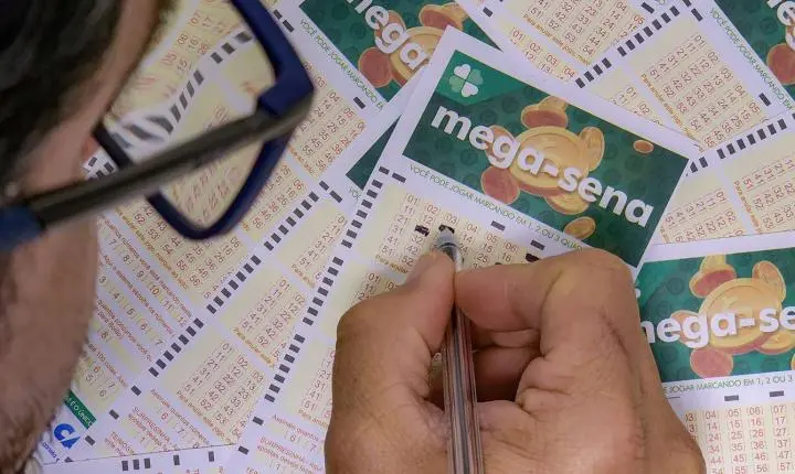 Mega-Sena acumula e prêmio principal vai para R$ 33 milhões