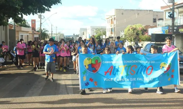 Monte Carmelo promove 1ª caminhada pelo autismo