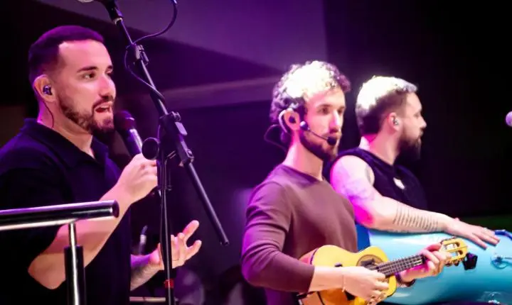 Noite inesquecível agita Monte Carmelo com show do Grupo Chocolate