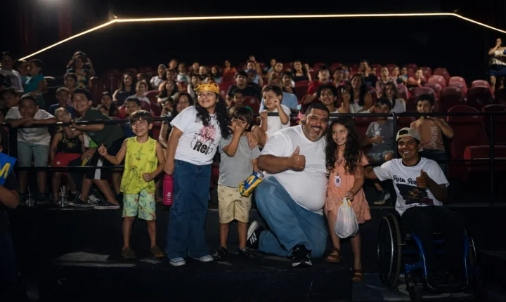 Sessão Azul transforma o cinema em espaço de inclusão em Monte Carmelo