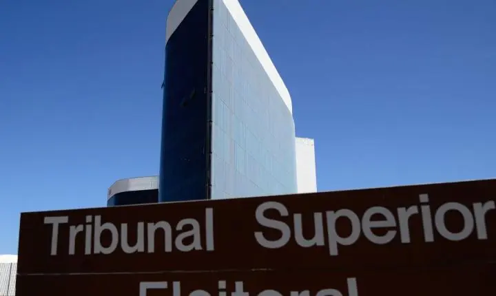 TSE determina que filiação de Flávio ao PL seja restabelecida 